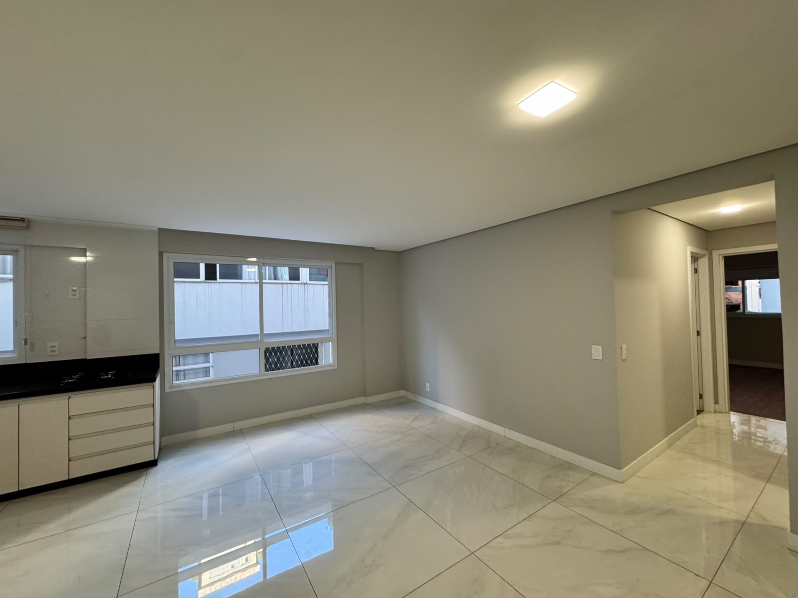 APARTAMENTO PARA LOCAÇÃO NO BAIRRO LOURDES 2 QUARTOS 2 SUITES 2 VAGAS COM LAZER