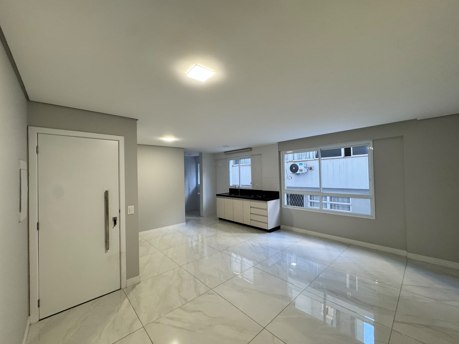 APARTAMENTO PARA LOCAÇÃO NO BAIRRO LOURDES 2 QUARTOS 2 SUITES 2 VAGAS COM LAZER — foto 2