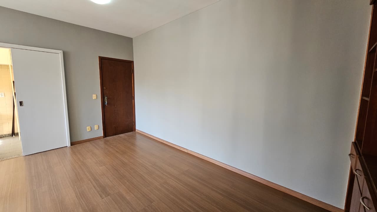 APARTAMENTO A VENDA NO BAIRRO SANTO ANTONIO 3 QUARTOS 1 SUITE 3 VAGAS. — foto 3