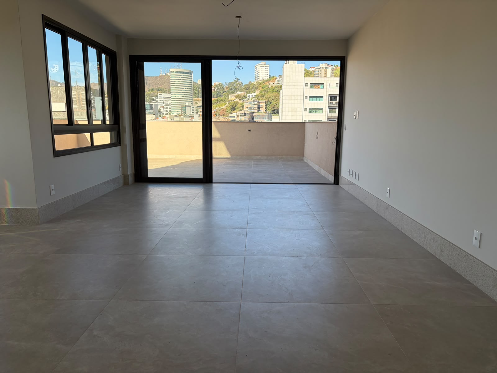 APARTAMENTO ÁREA PRIVATIVA A VENDA NO BAIRRO SANTA LÚCIA 4 QUARTOS 2 SUÍTES 2 SEMI 3 VAGAS — foto 2