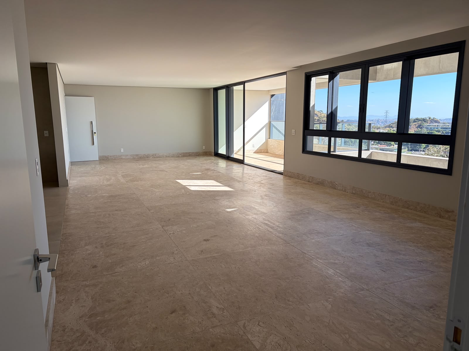 APARTAMENTO A VENDA NO BAIRRO SANTA LÚCIA 4 QUARTOS 3 SUÍTES 4 VAGAS COM LAZER
