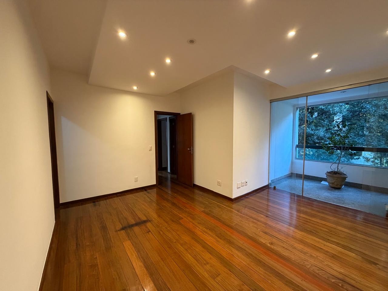 APARTAMENTO EXCLUSIVO A VENDA NO BAIRRO SÃO PEDRO 3 QUARTOS 1 SUÍTE 2 VAGAS