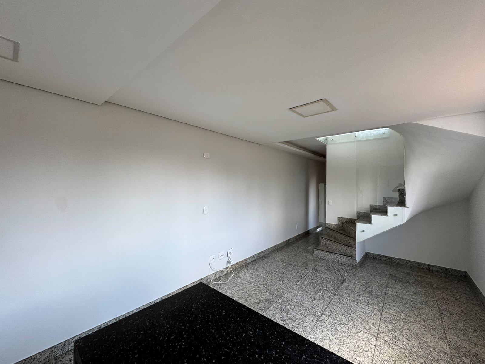COBERTURA PARA LOCAÇÃO NO BAIRRO SANTO ANTÔNIO 3 QUARTOS 2 SUITES 2 VAGAS — foto 3