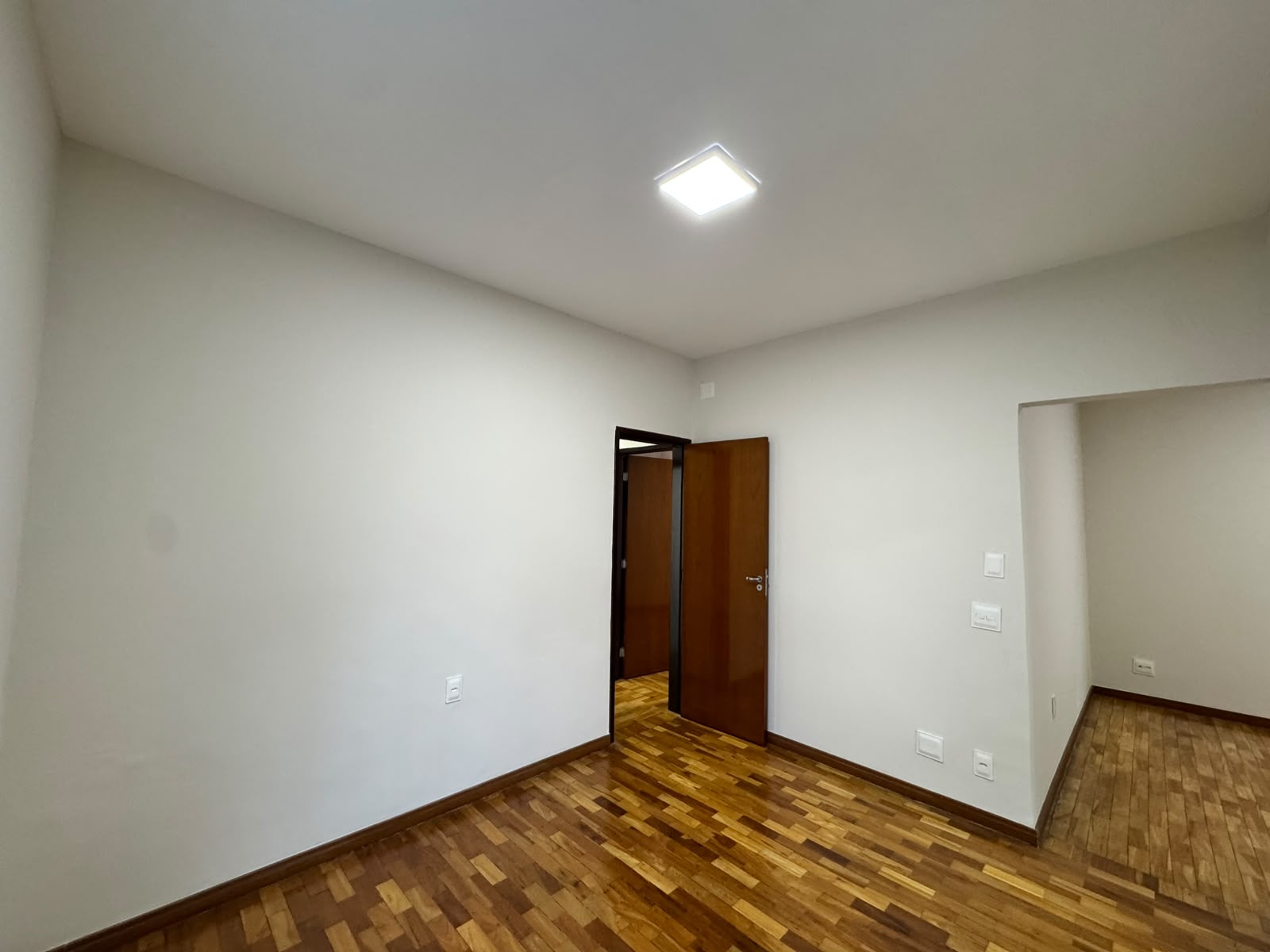 APARTAMENTO EXCLUSIVO PARA LOCAÇÃO NO BAIRRO SÃO PEDRO 3 QUARTOS 1 SUÍTE 1 VAGA — foto 5