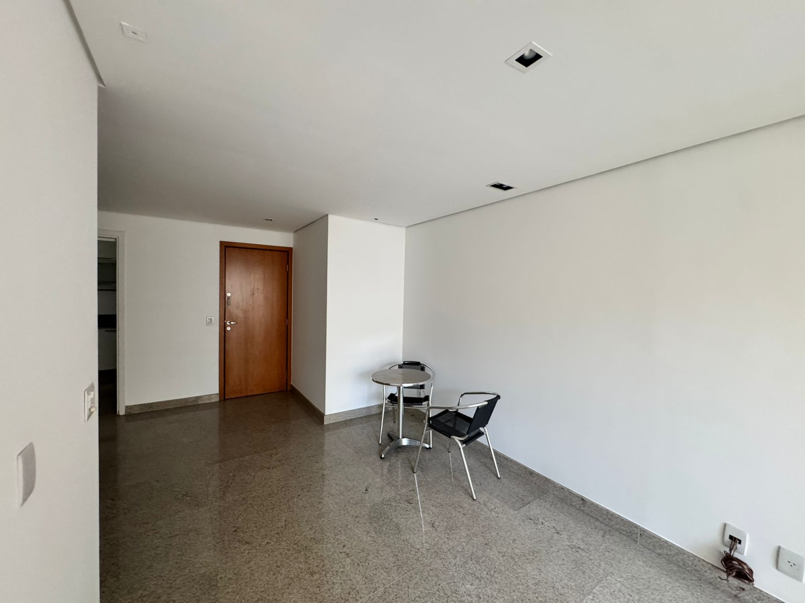 APARTAMENTO PARA LOCAÇÃO NO BAIRRO FUNCIONÁRIOS 2 QUARTOS 1 SUÍTE 2 VAGAS — foto 2