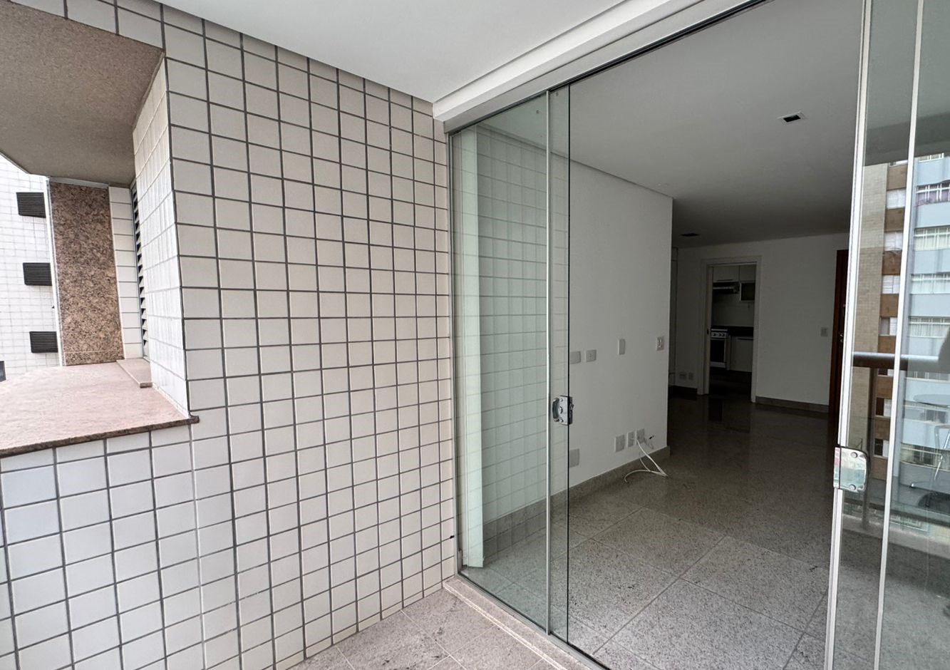 APARTAMENTO PARA LOCAÇÃO NO BAIRRO FUNCIONÁRIOS 2 QUARTOS 1 SUÍTE 2 VAGAS — foto 3