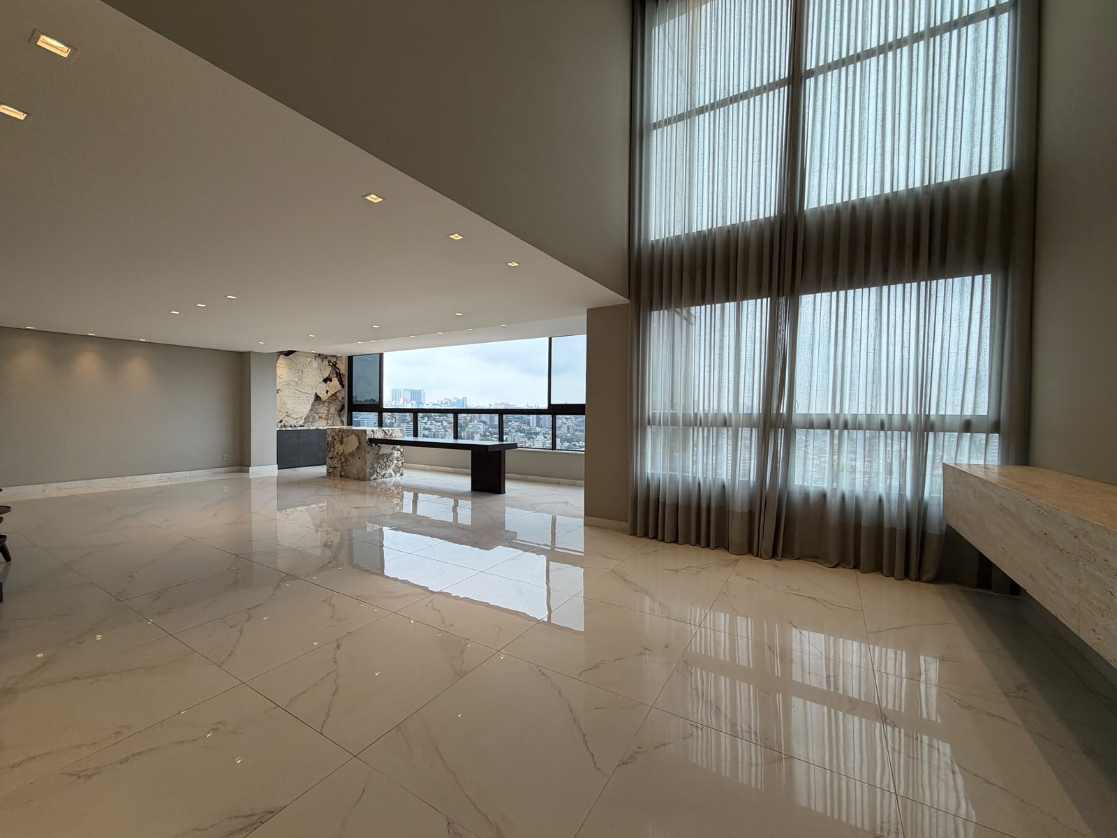 APARTAMENTO A VENDA EXCLUSIVO NO BAIRRO SANTA LUCIA  4 QUARTOS 2 SUITES 2 SEMI 4 VAGAS E LAZER — foto 3