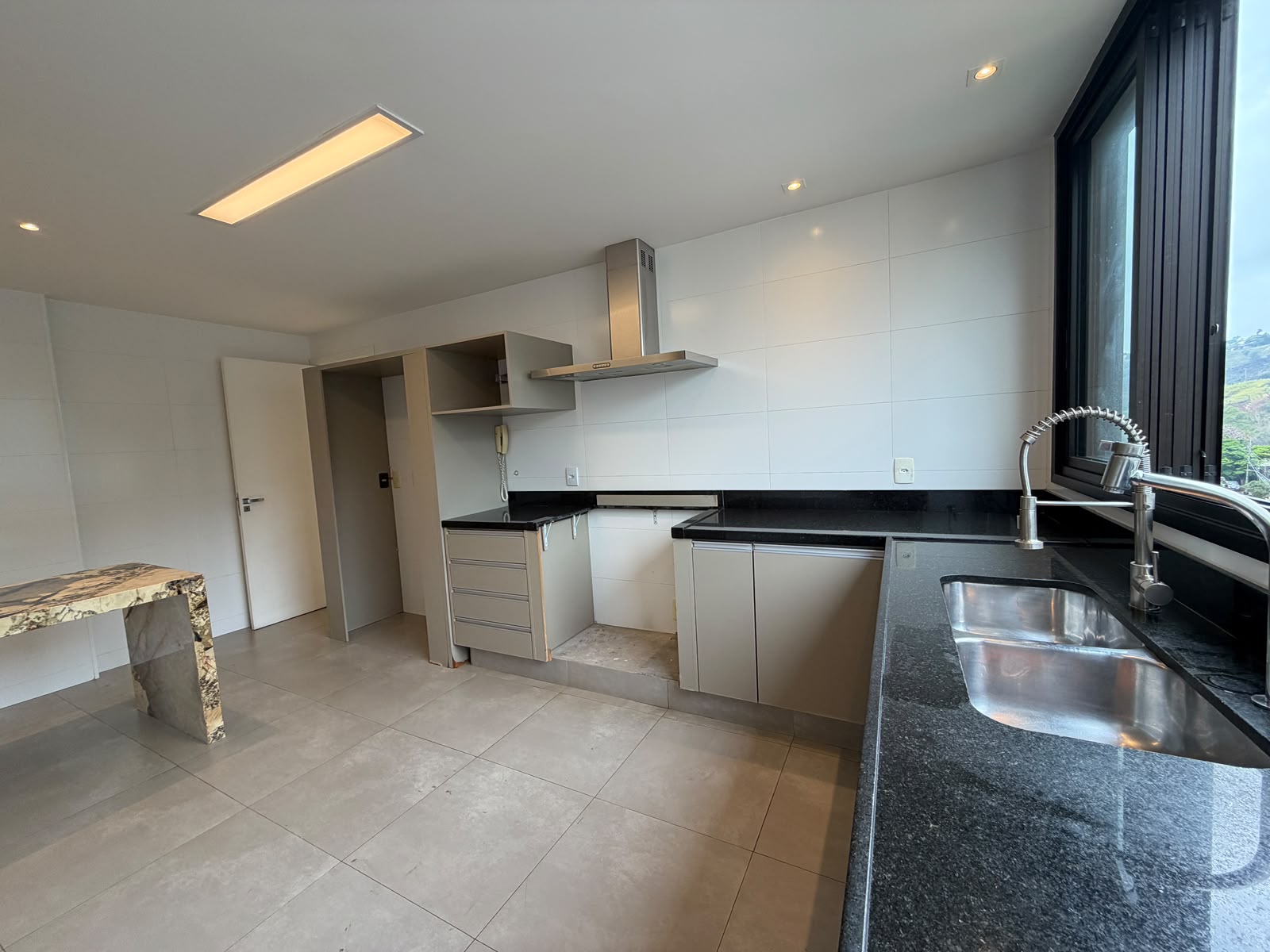 APARTAMENTO A VENDA EXCLUSIVO NO BAIRRO SANTA LUCIA  4 QUARTOS 2 SUITES 2 SEMI 4 VAGAS E LAZER — foto 4