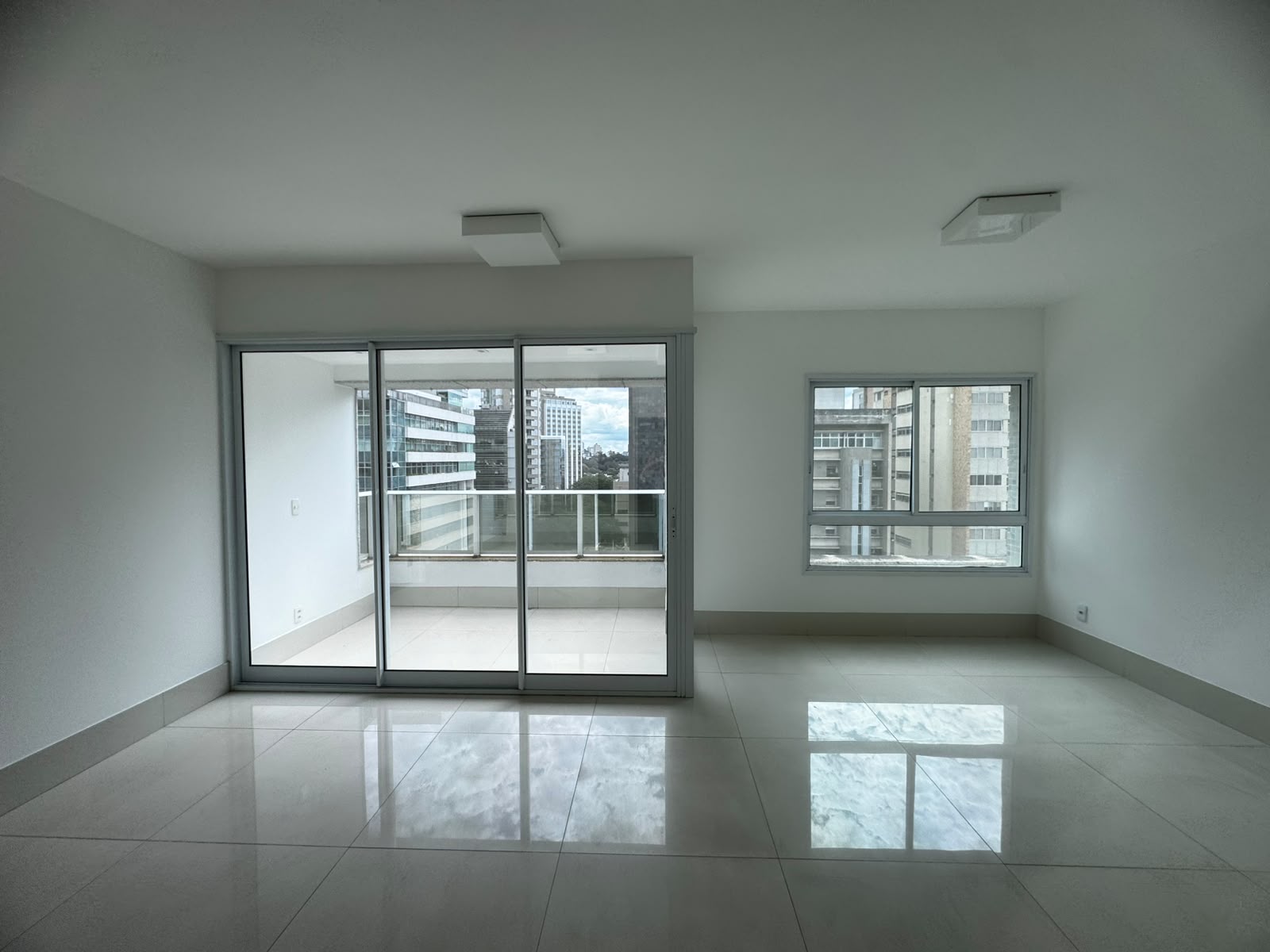 APARTAMENTO PARA LOCAÇÃO NO BAIRRO LOURDES 3 QUARTOS SUITE 2 VAGAS — foto 2