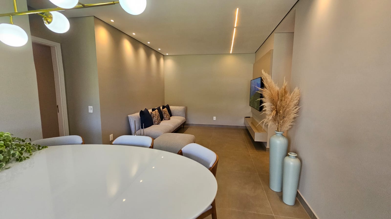 APARTAMENTO MOBILIADO A VENDA VALE DO SERENO NOVA LIMA 3 QUARTOS 1 SUÍTE 2 VAGAS — foto 2