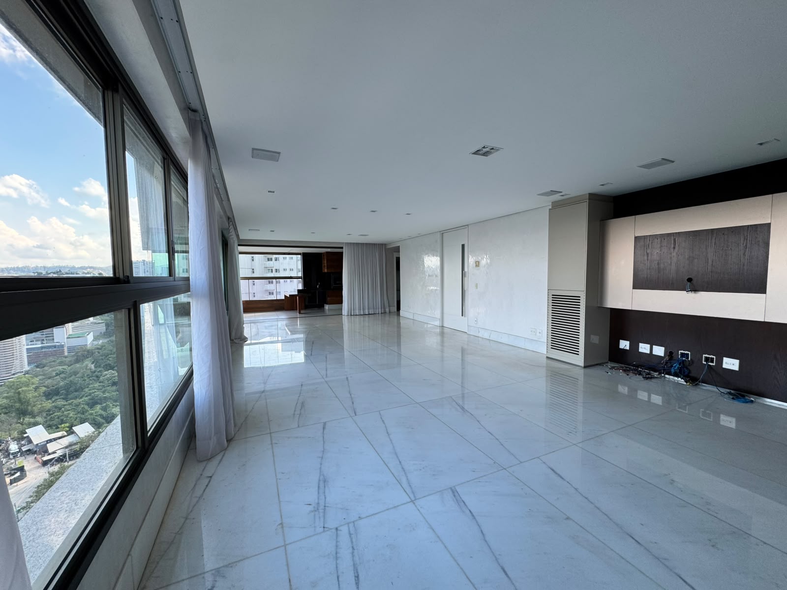 APARTAMENTO PARA LOCAÇÃO NO BAIRRO VILA DA SERRA 4 QUARTOS 3 SUÍTES 4 VAGAS COM LAZER