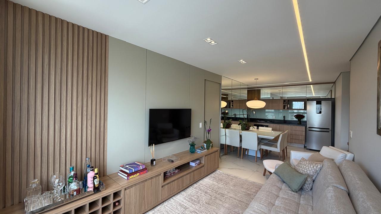 APARTAMENTO MOBILIADO A VENDA VILA DA SERRA 2 QUARTOS 2 SUÍTES 2 VAGAS COM LAZER