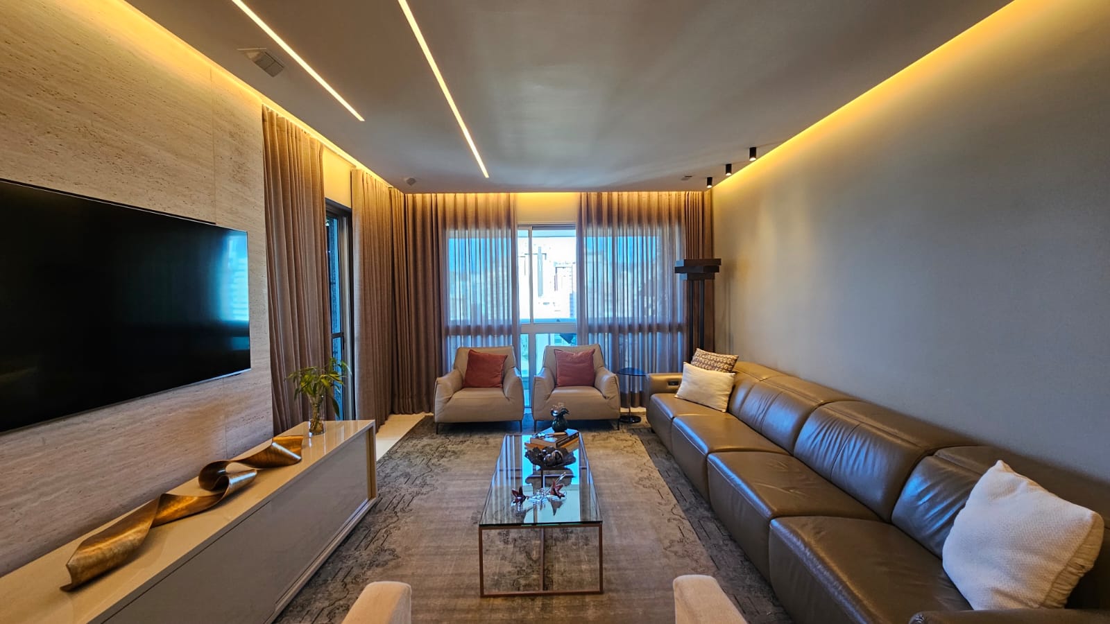 APARTAMENTO EXCLUSIVO MOBILIADO PARA LOCAÇÃO LOURDES 4 QUARTOS 4 SUITES 4 VAGAS — foto 4