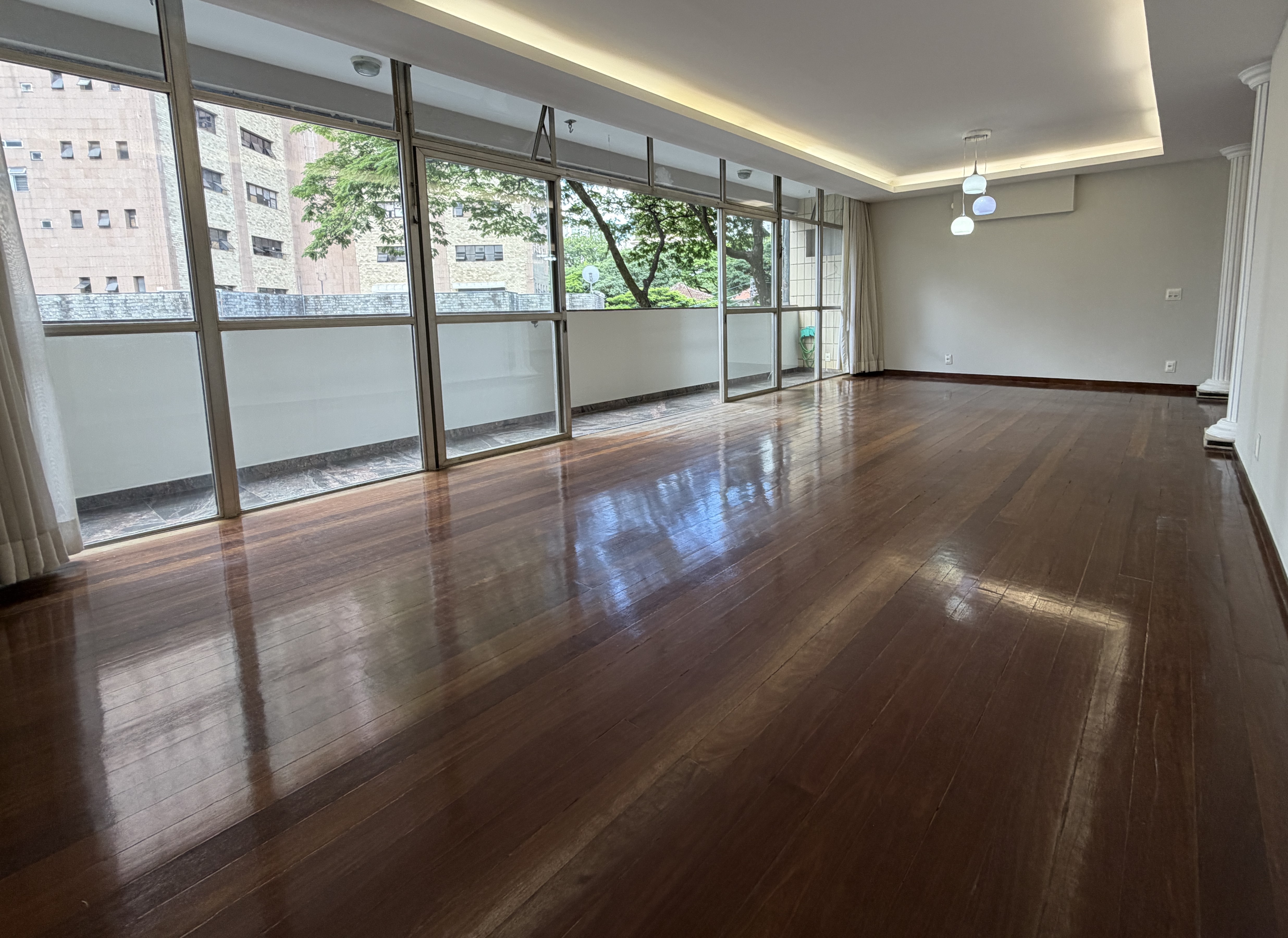 APARTAMENTO A VENDA  NO BAIRRO FUNCIONÁRIOS 4 QUARTOS 2 SUÍTES 3 VAGAS
