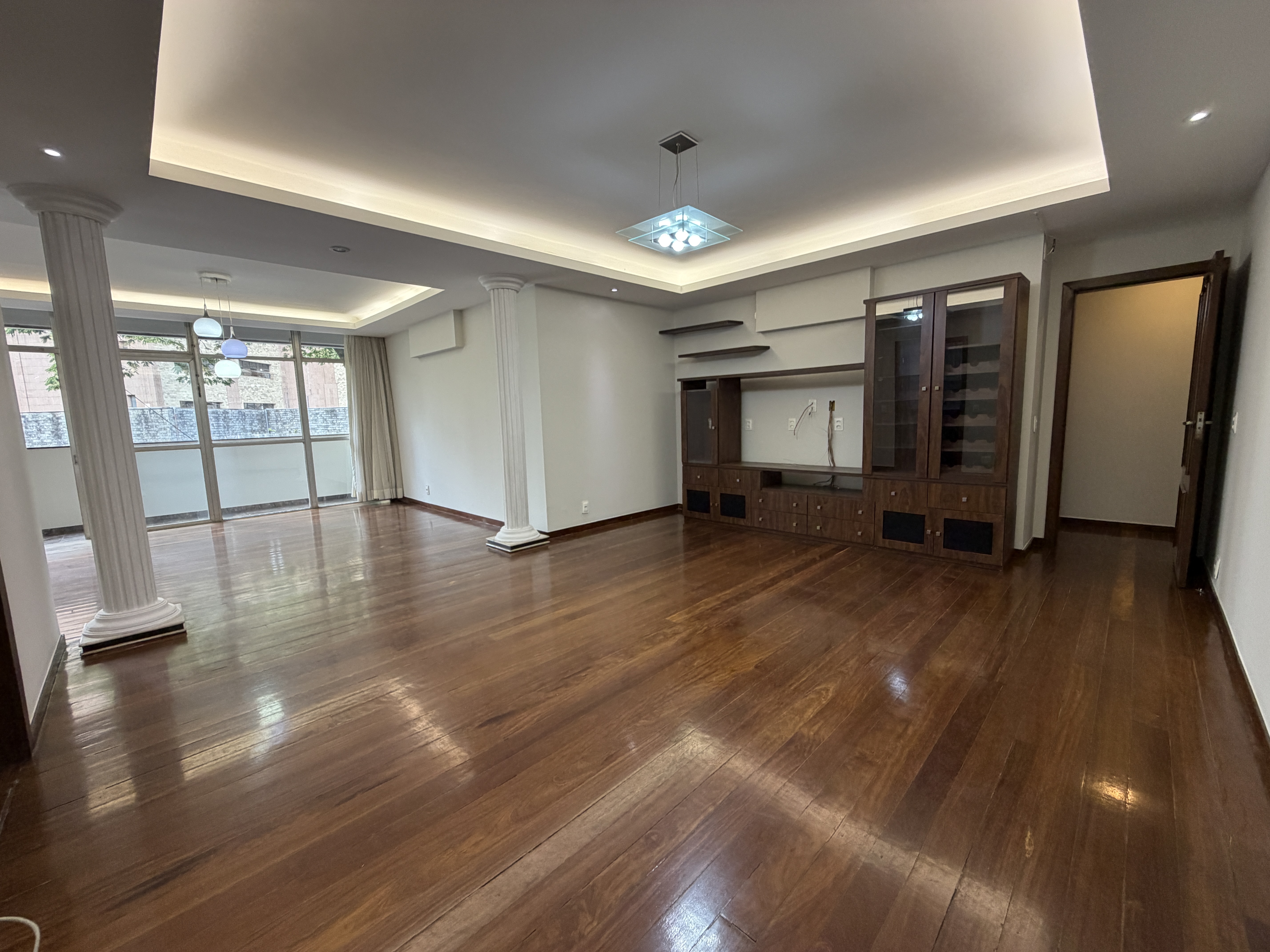 APARTAMENTO A VENDA  NO BAIRRO FUNCIONÁRIOS 4 QUARTOS 2 SUÍTES 3 VAGAS — foto 2